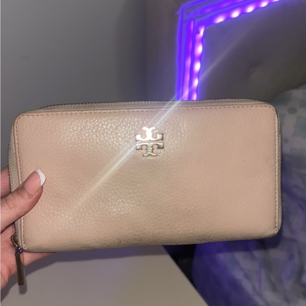 Tory Burch Beige Leather Zip Wallet